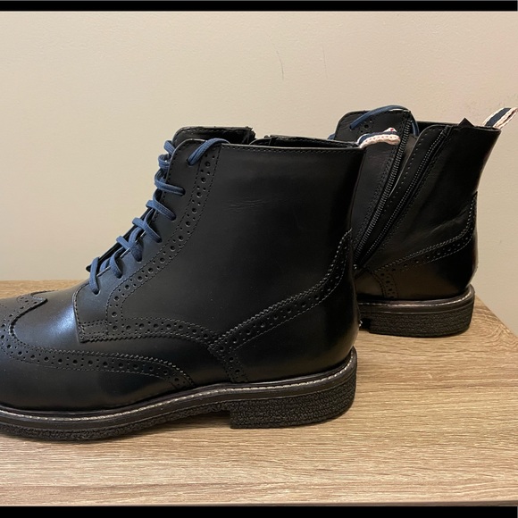 Steve Madden Electric Wingtip Boot (10.5) - Picture 5 of 6